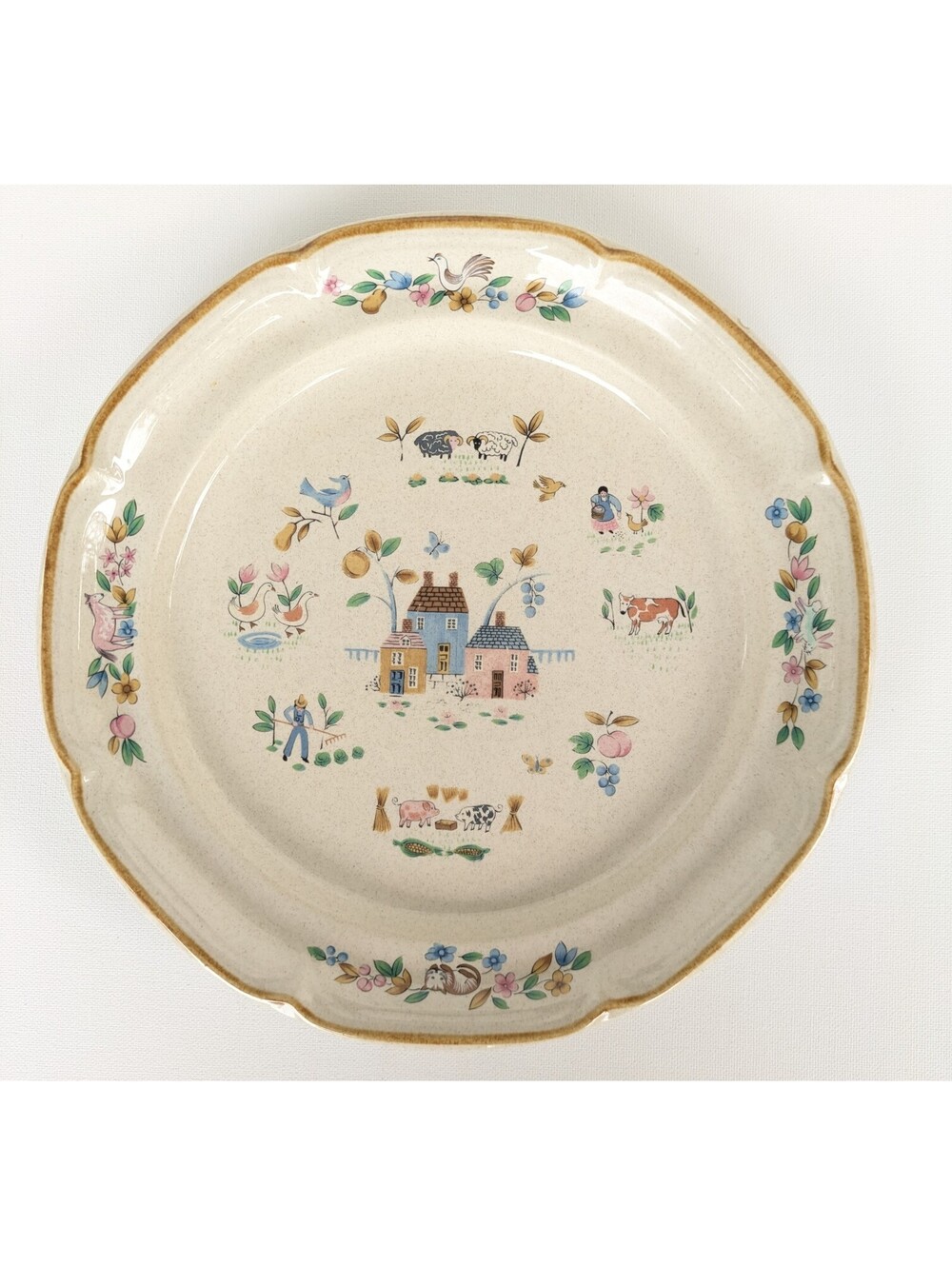 Vintage Cottage Farm Scene International Heartland 7774 Stoneware Chop Plate